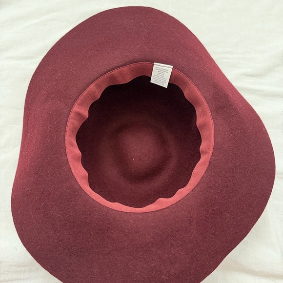 Burgundy Wool Wide-Brim Floppy Hat • Universal Thread - Picture 4 of 4